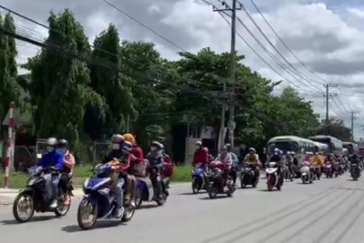 Thêm 800 công nhân ở Đồng Nai trở về quê Đắk Lắk