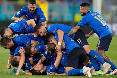 EURO 2020: Xác định đội bóng đầu tiên vượt qua vòng bảng