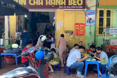 Hà Nội: Quán bia hơi "cửa đóng then cài", hàng ăn vẫn chưa đủ giãn cách