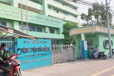 Một người chăm nuôi ở Bệnh viện Đà Nẵng nhiễm Covid-19