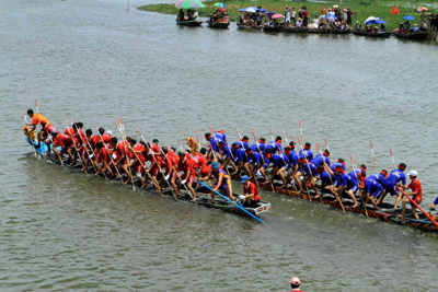 Đặc sắc cuộc thi bơi chải ở Quảng Ninh