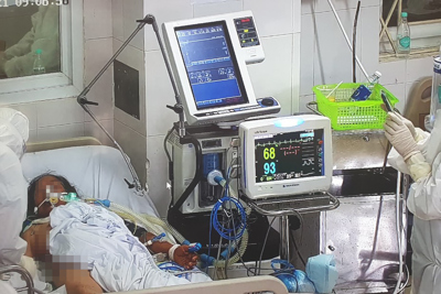 Bác sĩ khu điều trị bệnh nhân Covid-19 nặng: Không ngại khổ, chỉ thương bệnh nhân mà cố gắng