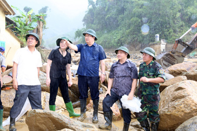Phó Thủ tướng: Khẩn trương tìm kiếm người còn mất tích do lũ tại Yên Bái