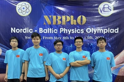 4 học sinh THPT chuyên Hà Nội- Amsterdam ghi danh tại kỳ thi Olympic Vật lý Bắc Âu - Baltic