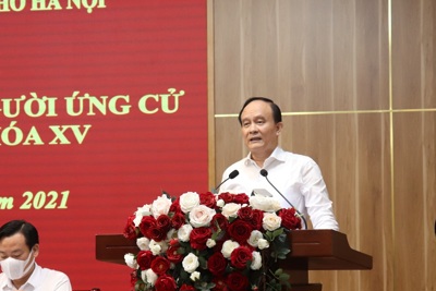 Chủ tịch HĐND TP Nguyễn Ngọc Tuấn cùng các ứng cử viên đại biểu Quốc hội khóa XV tiếp xúc cử tri quận Cầu Giấy