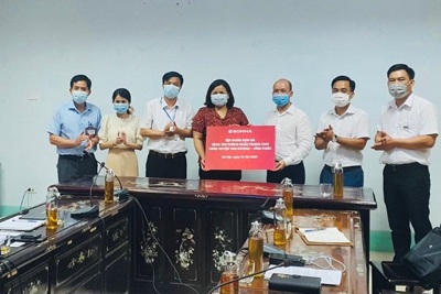 Sơn Hà trao tặng gần 300.000 khẩu trang chống dịch cho huyện Tam Dương
