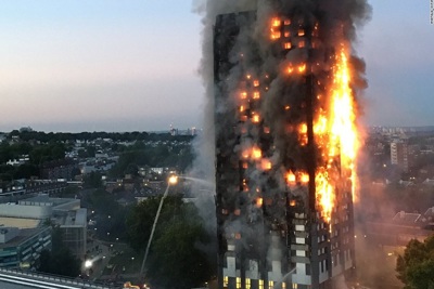Cháy tòa nhà 27 tầng ở London: Nạn nhân hoảng sợ phát tín hiệu cầu cứu