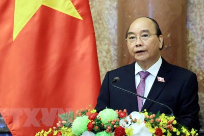 Chủ tịch nước Nguyễn Xuân Phúc lên đường thăm hữu nghị chính thức Lào