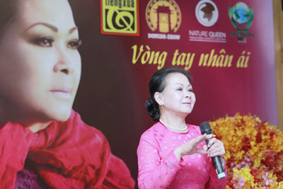 Ca sĩ Khánh Ly thừa nhận nghe lời chồng và sợ con