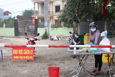 Huyện Đông Anh: Tiếp tục thực hiện nghiêm lệnh cách ly tại xã Việt Hùng