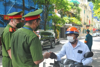 Nhân viên cơ quan, đơn vị, DN tại TP Hà Nội được tham gia giao thông trong trường hợp nào?
