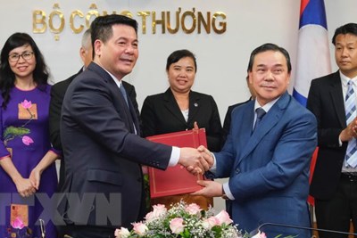 Mở rộng dòng chảy quan hệ thương mại giữa Việt Nam và Lào