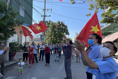 Đà Nẵng: Người dân vui mừng khi được dỡ lệnh cách ly phong tỏa