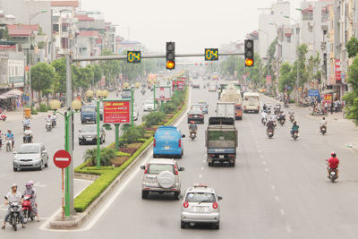 Xử phạt phương tiện không chấp hành tín hiệu đèn giao thông: Quy định sau “đá” quy định trước