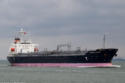 Vụ tàu nước ngoài bị mắc cạn: Nỗ lực ngăn gần 300 tấn dầu tràn ra biển