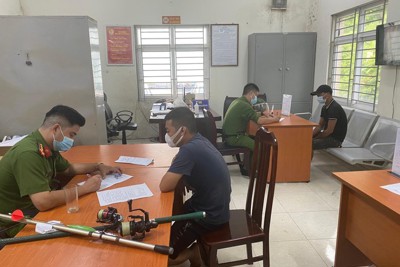 Công an các huyện ngoại thành Hà Nội “mạnh tay” xử lý vi phạm phòng chống dịch Covid-19