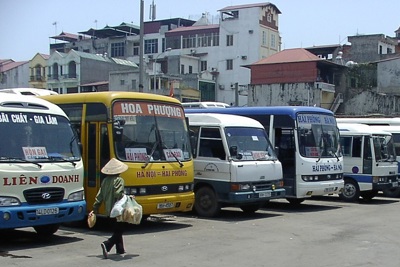 Xăng, dầu tăng giá: Doanh nghiệp vận tải thêm gánh nặng