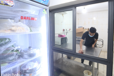 [Ảnh] Hà Nội: Các nhà hàng phục vụ tại chỗ rục rịch đóng cửa trước giờ "giới nghiêm"