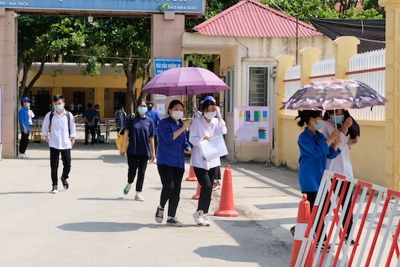 Huyện Sóc Sơn: Tình nguyện viên tích cực hỗ trợ thí sinh