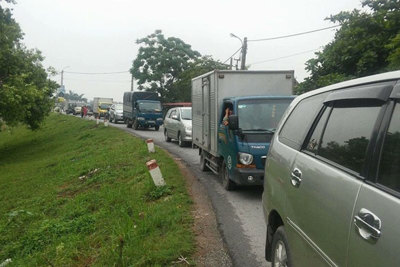 Huyện Gia Lâm: Nhiều biện pháp đảm bảo an toàn giao thông trên tuyến đê Phù Đổng