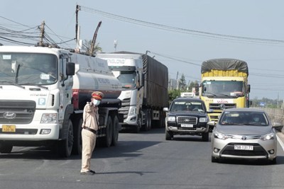 Bộ Giao thông Vận tải lập Tổ công tác đặc biệt chỉ đạo vận tải hàng hóa phía Nam