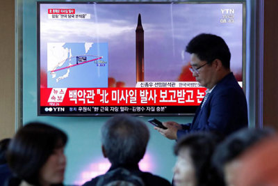 Triều Tiên lại phóng tên lửa bay qua Nhật Bản, khủng hoảng leo thang