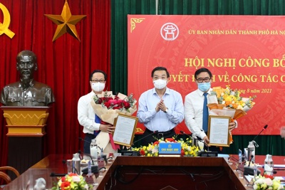 Hà Nội: Trao quyết định bổ nhiệm hai Giám đốc sở, hai Phó chánh văn phòng UBND TP