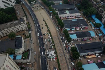 Lũ lụt kinh hoàng ở Trung Quốc: Hiểm họa ngập các đường hầm trên cao tốc