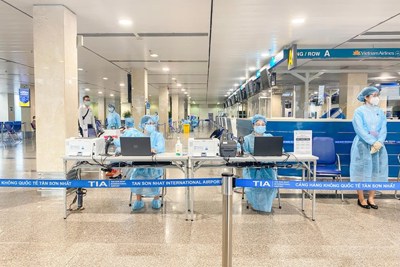 Cung cấp dịch vụ xét nghiệm nhanh Covid-19 tại sân bay Tân Sơn Nhất, Nội Bài