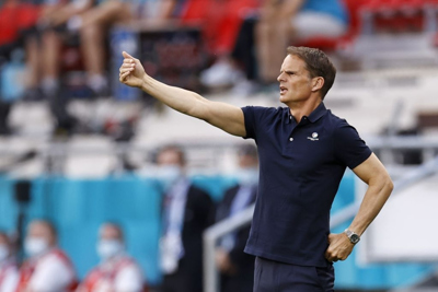 HLV Frank de Boer là người đầu tiên mất việc tại EURO 2020