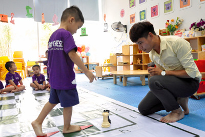 Kiện tướng Lương Nhật Linh: Dạy trẻ học chơi cờ vua từ 3 tuổi