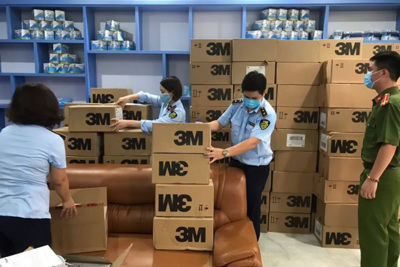 Quản lý thị trường Hà Nội tạm giữ 17.100 khẩu trang nghi giả mạo nhãn hiệu 3M