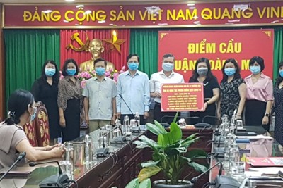 Ngành GD&ĐT quận Hoàng Mai ủng hộ Quỹ phòng, chống dịch Covid-19 hơn 361 triệu đồng