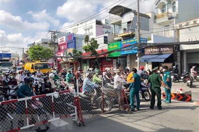 TP Hồ Chí Minh: Phong tỏa một khu phố hơn 2000 dân ở quận 8 do ca mắc Covid-19 tăng cao