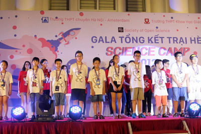 Hàng trăm học sinh Hà Nội tham gia Science Camp 2017
