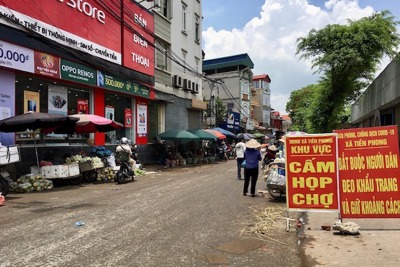 Huyện Mê Linh (Hà Nội): Chợ cóc ngang nhiên hoạt động giữa cao điểm chống dịch Covid-19