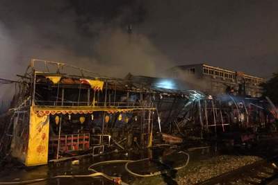 Hà Nội: Cháy lớn ở siêu thị Thành Đô trong đêm mưa