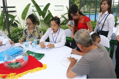 Hàng trăm khách hàng tham dự lễ mở bán và tri ân dự án Việt Hưng Green Park