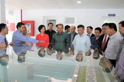Đoàn đại biểu cấp cao Lào thăm và làm việc tại Nhà máy sữa của Vinamilk