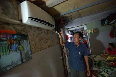 Cận cảnh khu nhà trọ điều hòa giá 15.000 đồng ở Hà Nội
