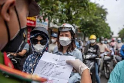 Hà Nội: Công an vào cuộc điều tra vụ mua 9 giấy đi đường giá 12 triệu đồng ở hiệu cầm đồ