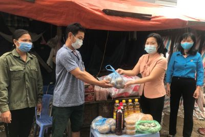 Quận Hà Đông: Hỗ trợ lương thực, thực phẩm cho hơn 800 lao động ngoại tỉnh gặp khó khăn