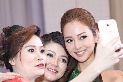 Hoa hậu Jennifer Phạm gợi cảm bên Mr. Đàm