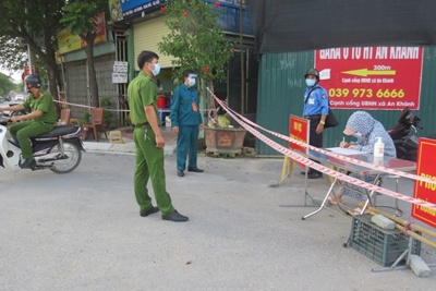 Những chiến sỹ Công an huyện Hoài Đức quên mình cho cuộc chiến phòng chống dịch Covid-19