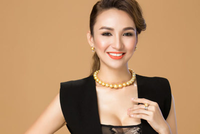Hoa hậu Ngọc Diễm lộ vòng 1 nóng bỏng ở tuổi 30