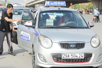 Cẩn trọng với nới niên hạn taxi