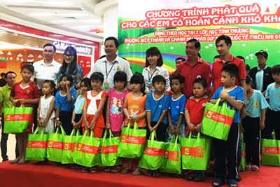 Central Group Việt Nam và Big C tặng 3.600 phần quà cho trẻ em khó khăn