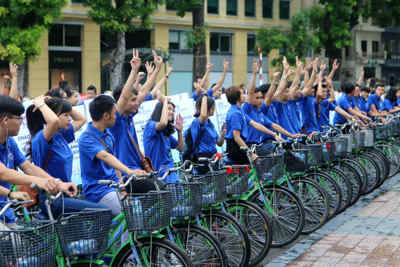 Diễu hành bằng xe đạp mừng Ngày thành lập Ngành Du lịch Việt Nam