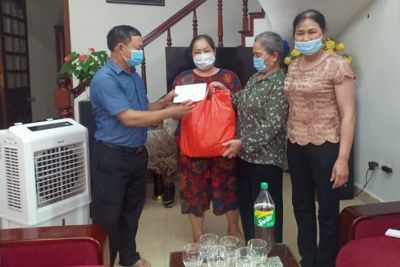 Các cấp Hội Nông dân TP Hà Nội thăm hỏi, tặng quà các gia đình chính sách, người có công