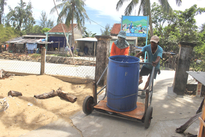 Quảng Nam: Khô hạn, hàng chục hộ dân xã đảo Tam Hải thiếu nước sinh hoạt